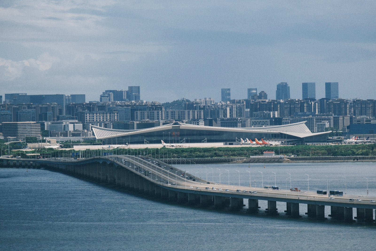Terminal d'aéroport moderne
